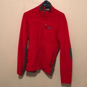 Red Patagonia Fleece - M